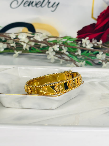 21k Clover Bracelet