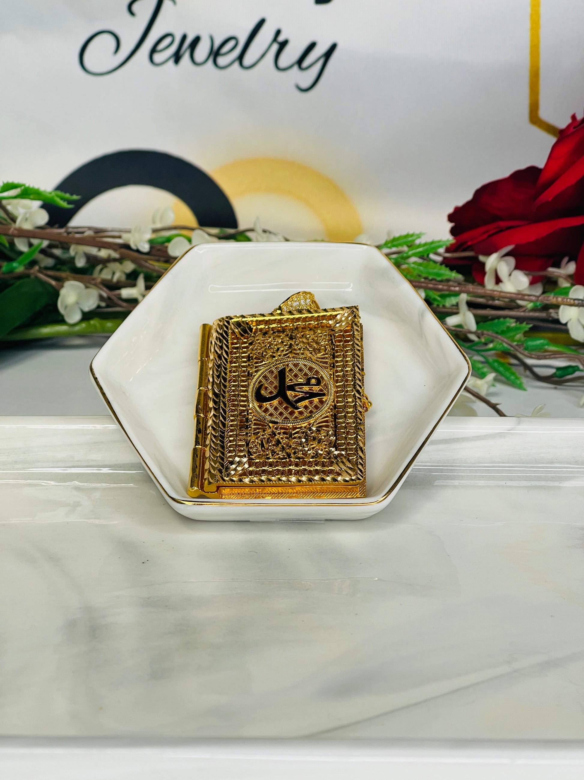 21k Mini Quran Holder Pendant - Main Image